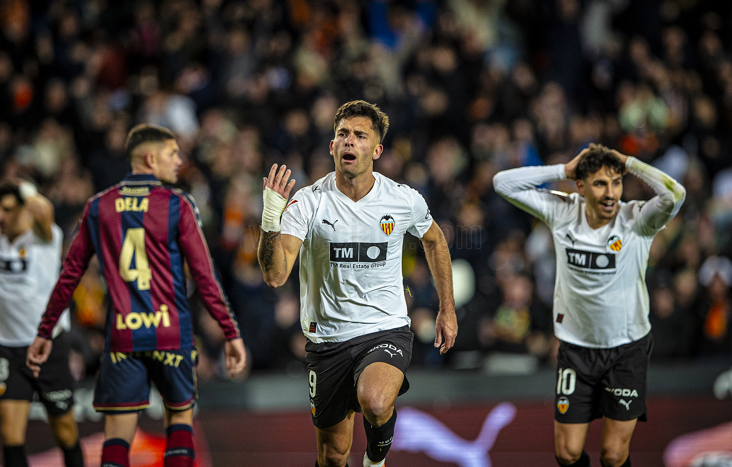 EL VALENCIA SE LLEVA EL DERBI VALENCIANO
