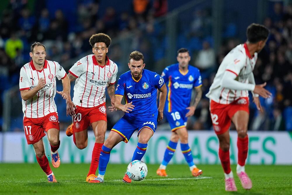 D51F98EA-8E60-4CBD-99D97916DAEC904F